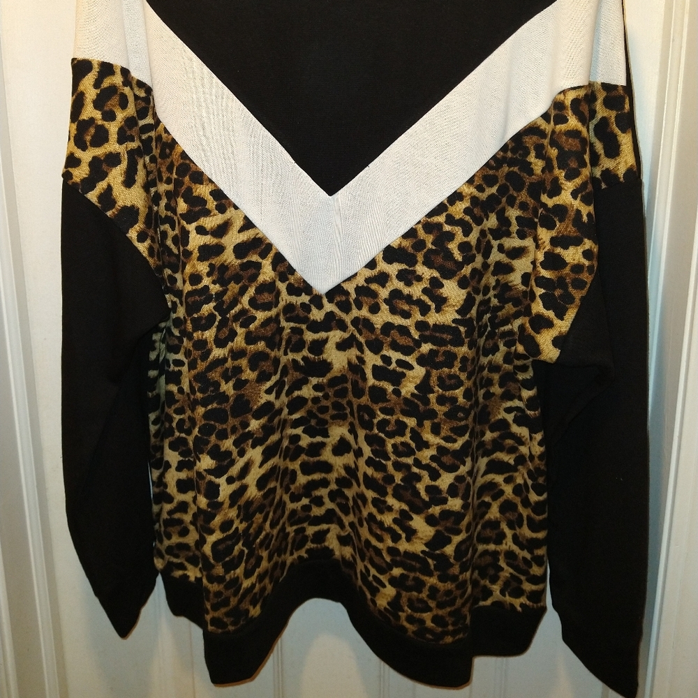 Ladies Top - Picture 2 of 2